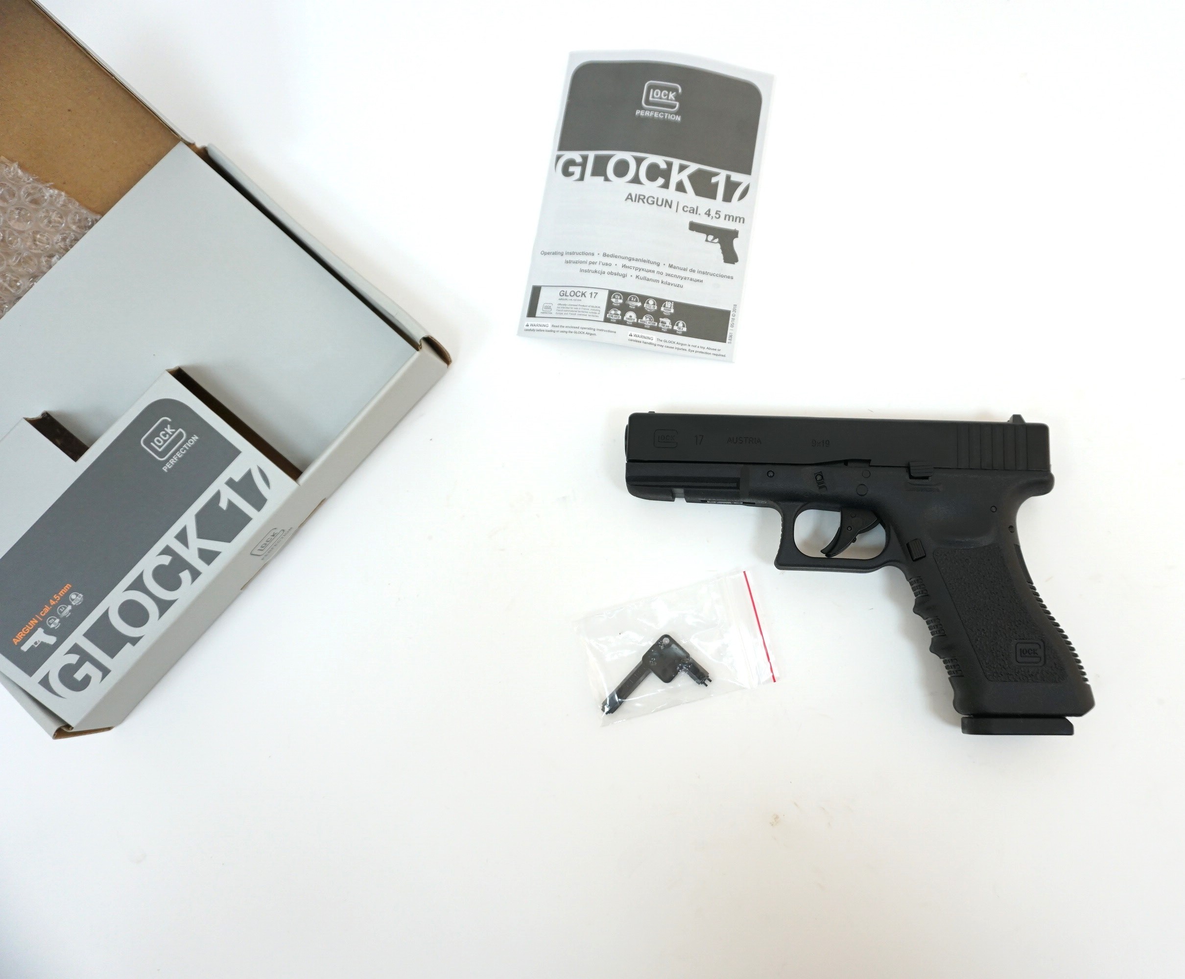 Пневматический пистолет Umarex Glock 17, изображение 4
