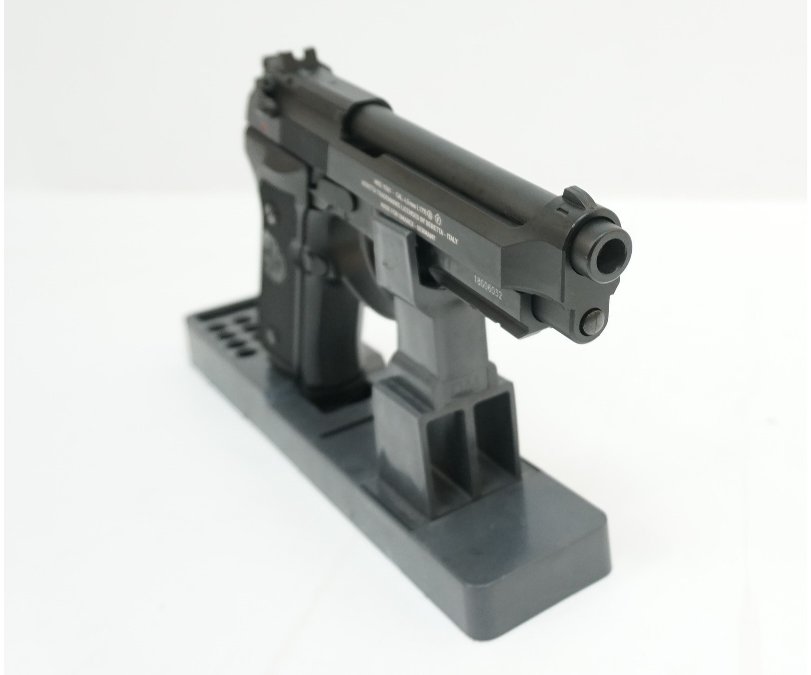 Пневматический пистолет Umarex Beretta M92 FS A1, изображение 10