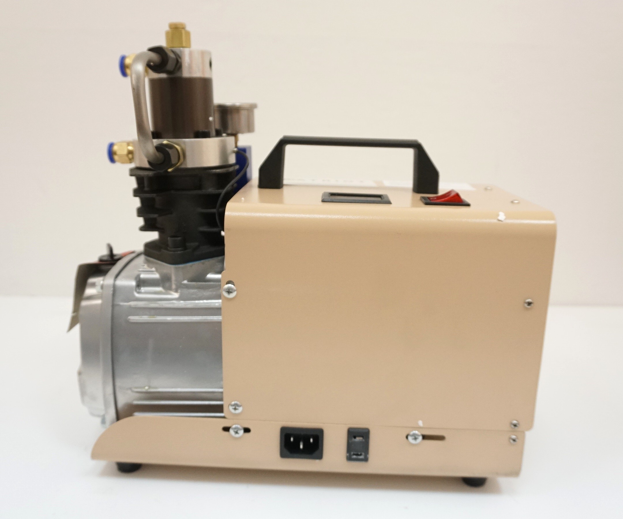 Компрессор E4 1,8 кВт, 50 л/мин с водяным охлаждением и фильтром осушителем, изображение 2